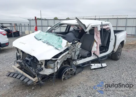 2016 Toyota Tacoma Sr5 V6 z USA, uszkodzony, nr VIN 3TMAZ5CN1GM006167